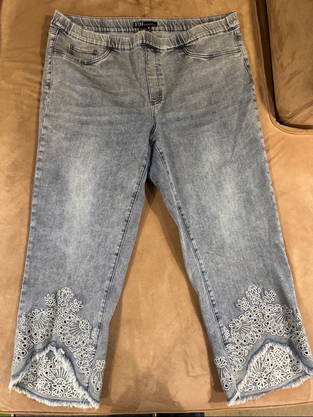 FDJ Medium Light Wash Cropped Jeans with Embroidered Hem